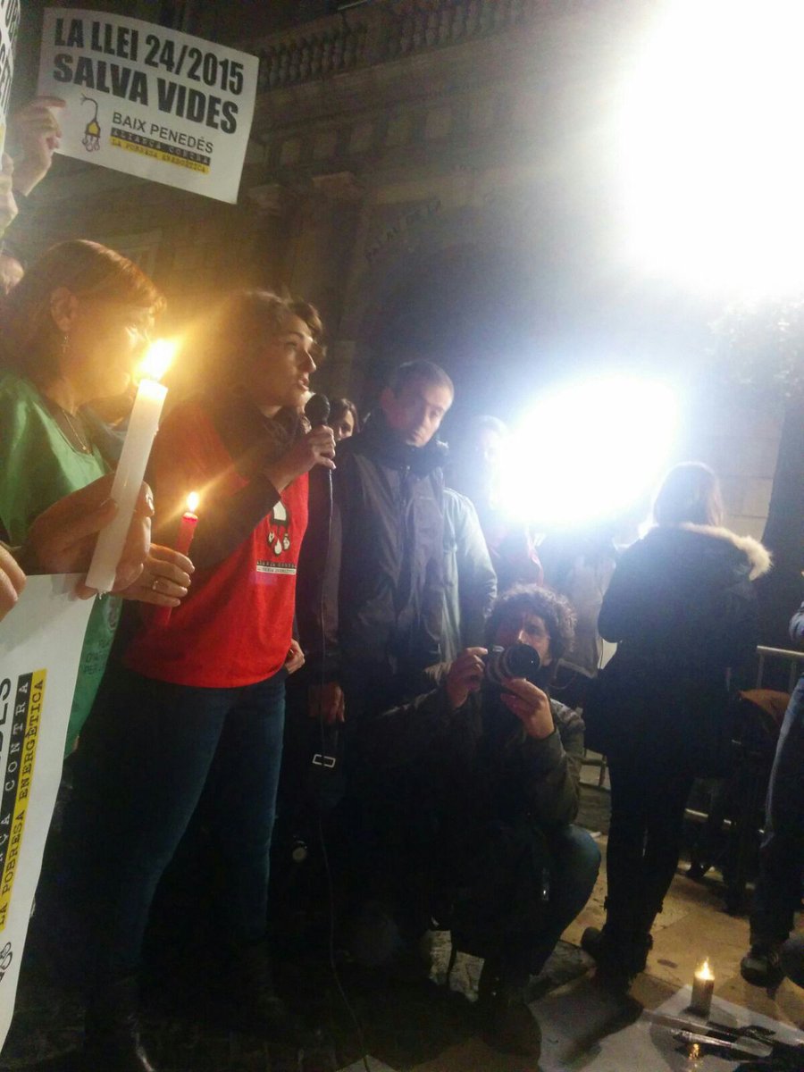 APE_Cat's tweet photo. La llei 24/2015 salva vides i la #PobresaEnergèticaMata https://t.co/NtFxIx7w8M