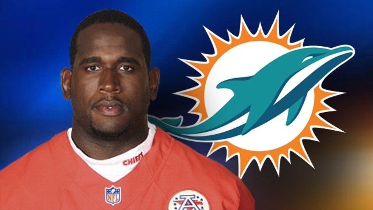 #Dolphins OT Branden Albert to miss Sunday's game vs. Rams with wrist injury bit.ly/2fGhezG?utm_me… https://t.co/AfJwq2hC8u