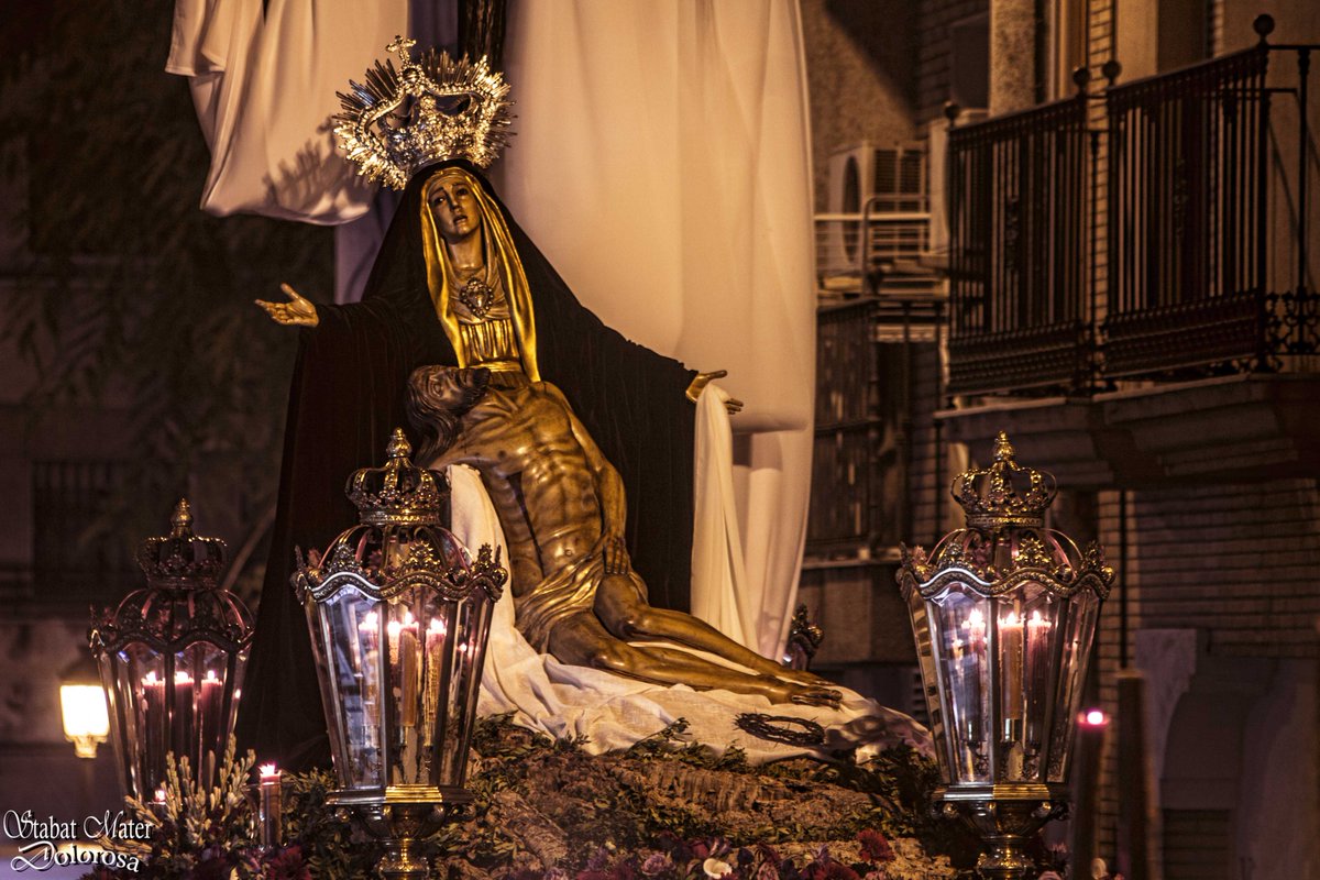 Salida Extraordinaria de Ntra Sra de las Angustias stabatmaterblog.wordpress.com/2016/11/16/sal…