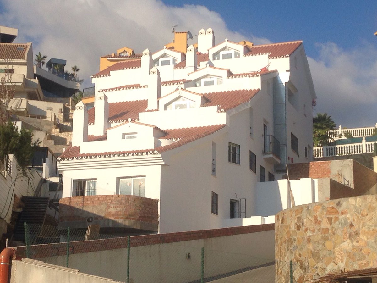 _Sancarti_'s tweet photo. #Viviendas de tres plantas de #obranueva frente al #mar en #Benalmádena, desde 180.900 €. #Finalizadas en Noviembre. https://t.co/KFOtDFsl6H https://t.co/HzUDiaRvWG