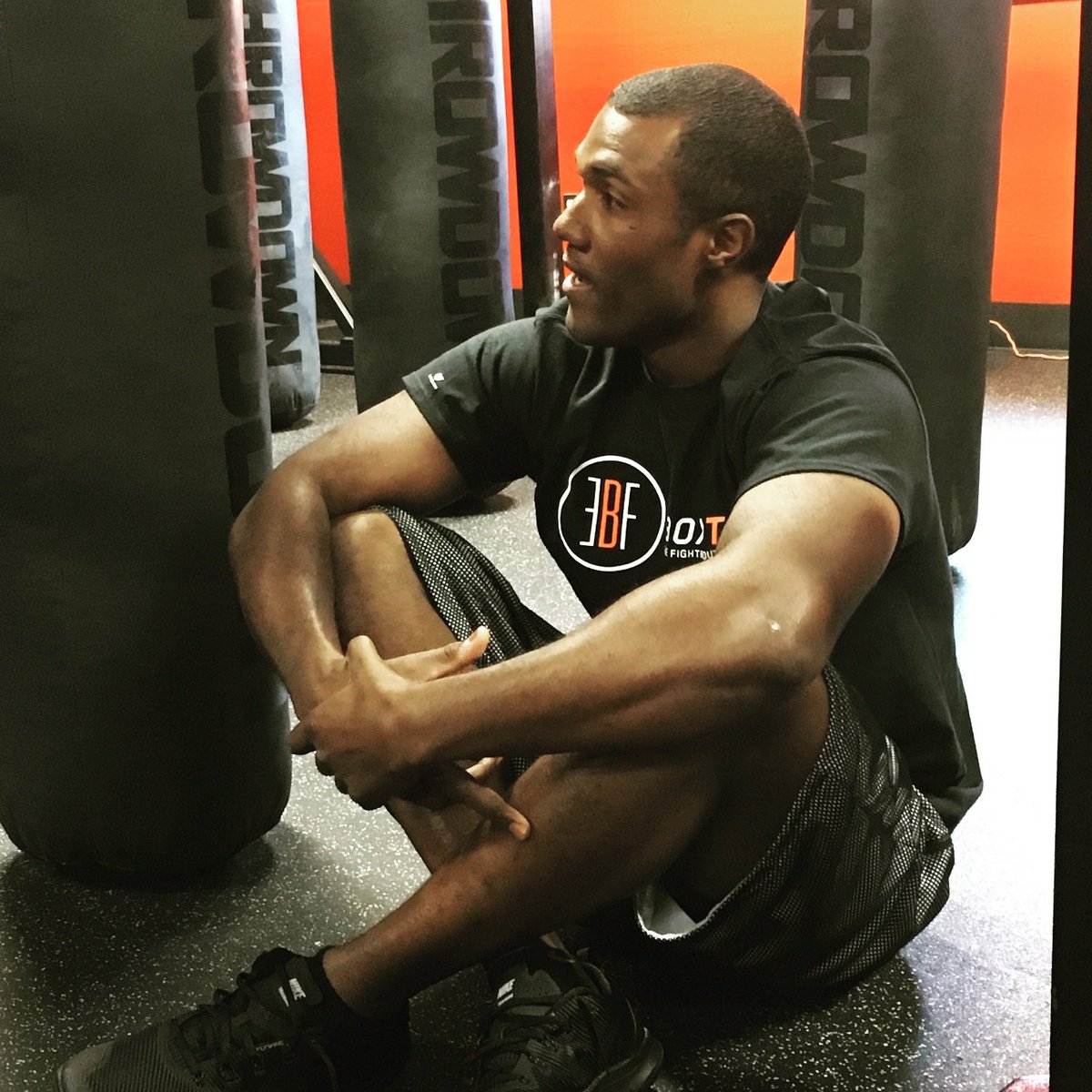 UNIVERSAL_AC's tweet photo. George Foreman III @everybodyfights teaching #BOXFIIT classes today and tomorrow. An honer to have him here as we launch this new workout. https://t.co/i8fnfDZn4Y