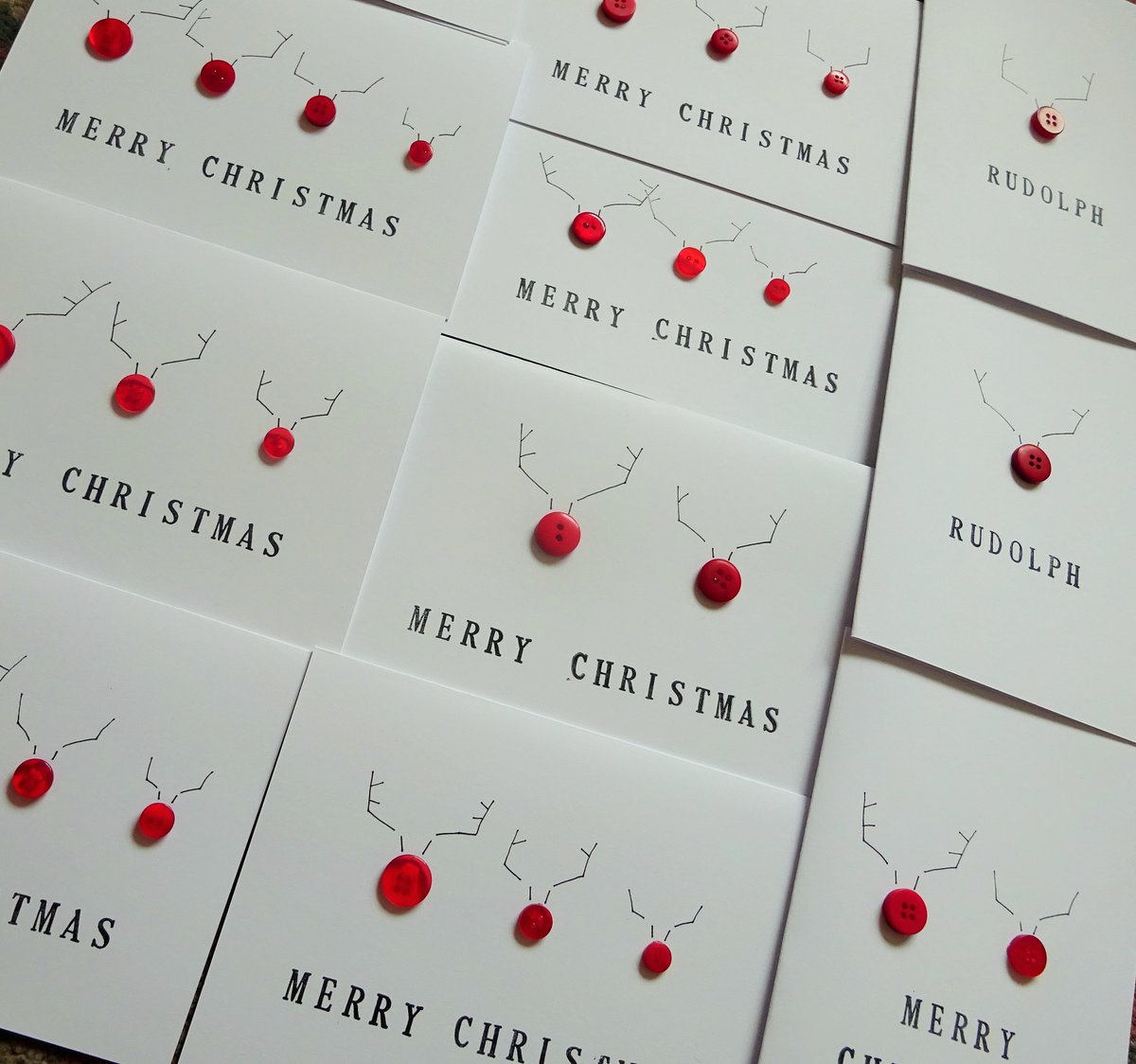 madebyauntsal's tweet photo. Who doesn't love #reindeers https://t.co/8vdDUhzYwa #Rudolph @HandmadeHour #christmascards #handmadehour #buttoncards #christmas https://t.co/zbXguudhN3