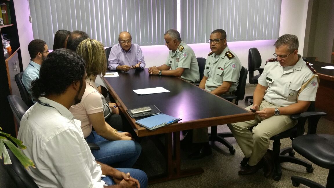 SeverianoAlves's tweet photo. Hoje assinei um termo de cooperação com a @pmdabahia Juntos, vamos qualificar policiais de todo o Estado para melhor atender à sociedade! https://t.co/FvnaHT4Xnw