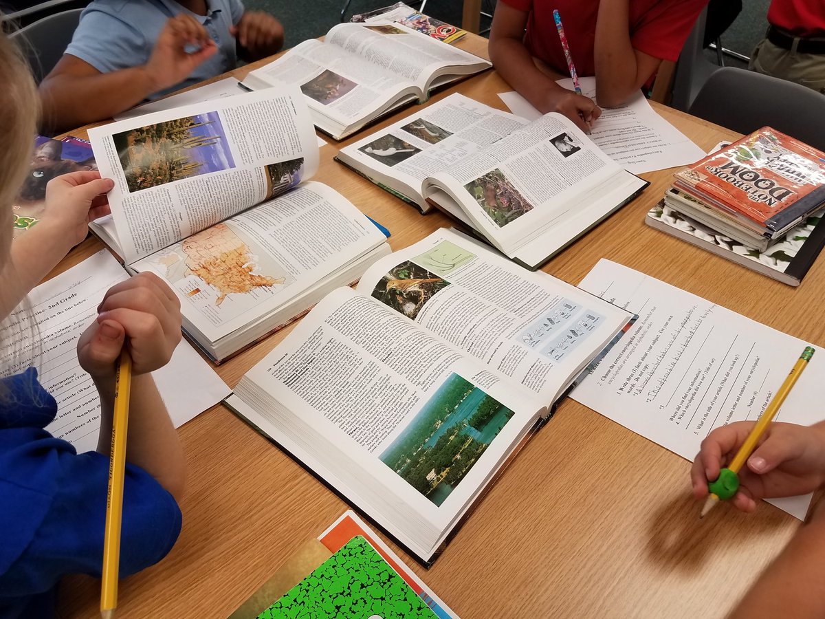 mrs_slucher's tweet image. Encyclopedia practice with 2nd graders.  #referencesources #printisstillimportant @Schaffner063 @Area1JCPS @PoorePhil
