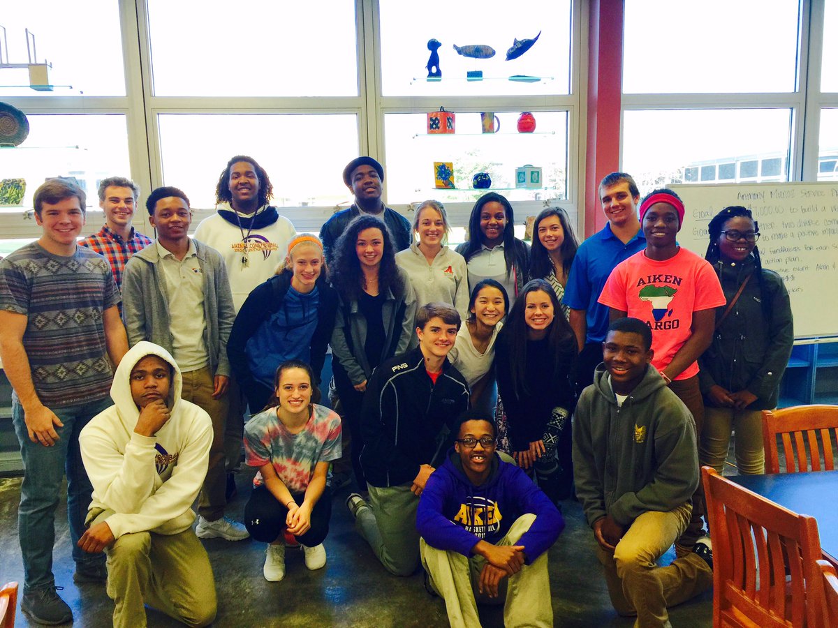 Coach_Jonze's tweet image. Big THANK YOU to @AikenFalcons SALT program for traveling to AHS to meet w our SALT leaders. Big PLANS are in MOTION!! #DropInTheWell