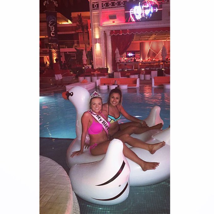 I'm ready for round 2?!🙌🏼 #vegas21 https://t.co/j2lf4wfita<a href="/tag/vegas21"class="tags">#vegas21</a>