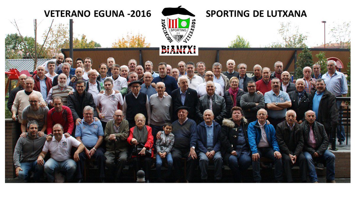 Foto de familia del ''Día del Veterano'' #aupasporting🔴⚪️