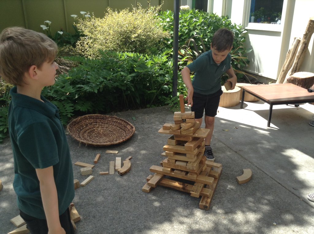 room3bromley's tweet photo. Relating to others: problem solving and teamwork. #bromleyschoolnz https://t.co/AqqGoz2TLB