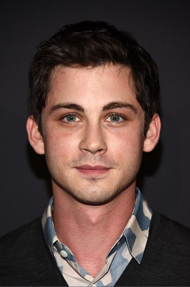 LermanUpdate's tweet photo. Logan Lerman arrives at a screening of David O. Russell's 'Past Forward' hosted by Prada on November 15, 2016 in Los Angeles, California. https://t.co/T5U1pFO1oY