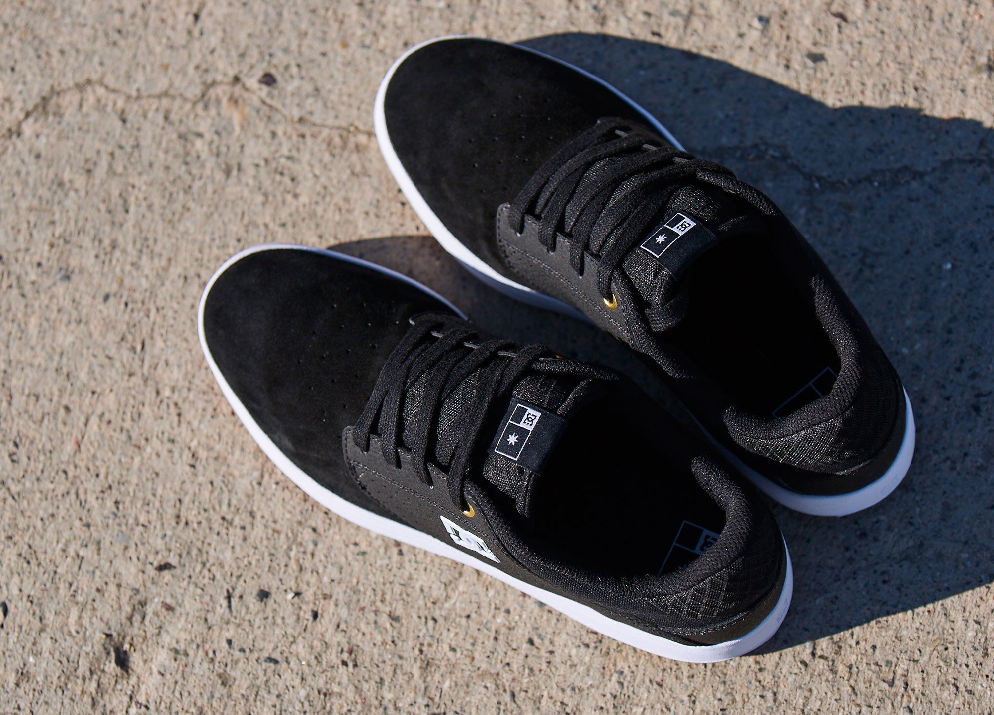 DC Shoes on "Built skate, the Plaza TC with SUPER SUEDE is available in Black/White https://t.co/0md12qBgHc https://t.co/gtQJRB42KA" / Twitter