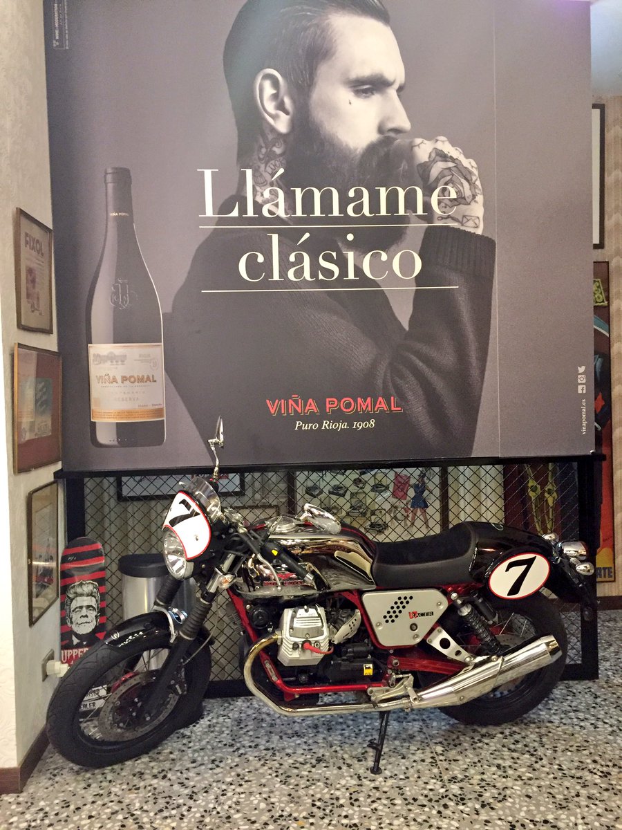 Mine (@revistamine) on Twitter photo Bar-beria de mucho estilo y con un vinito durante el servicio, para que queremos más!! <a href="/VINAPOMAL/">VIÑA POMAL</a> Bar-beria de mucho estilo y con un vinito durante el servicio, para que queremos más!! <a href="/VINAPOMAL/">VIÑA POMAL</a>