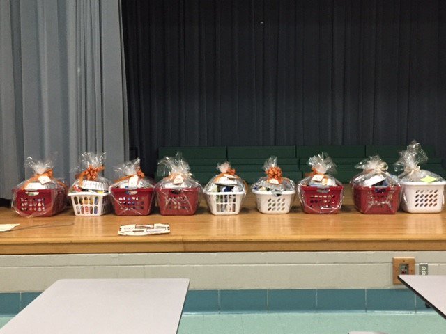 WashingtonElem's tweet photo. Look how supportive our students, parents, and faculty are...several laundry baskets full of Thanksgiving joy! Thank you everyone #BASDPride https://t.co/bmHktQfeVC