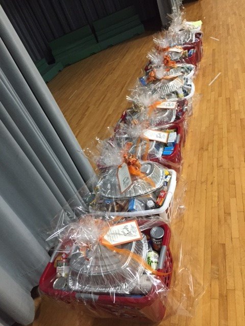 WashingtonElem's tweet photo. Look how supportive our students, parents, and faculty are...several laundry baskets full of Thanksgiving joy! Thank you everyone #BASDPride https://t.co/bmHktQfeVC