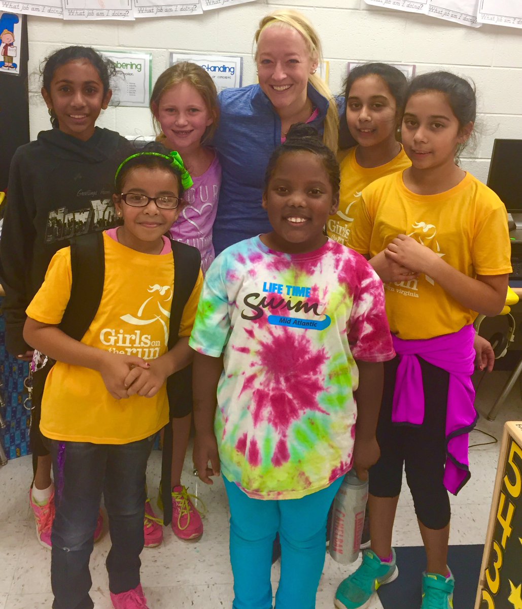 MissBurnheimer's tweet photo. 💖So proud of these former students of mine for running their hearts out during our practice 5K! #GOTR #runlikeagirl https://t.co/oxsKUFxrdc