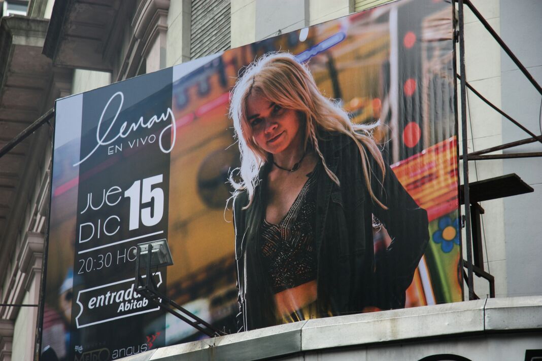 lenay__11's tweet photo. URUGUAY!! voy a tocar en vivo el 15 DE DICIEMBRE en Montevideo!! nos vemos allá! :D  tickets aquí >> https://t.co/YTeNVm70kF https://t.co/ViUtuI8OiO