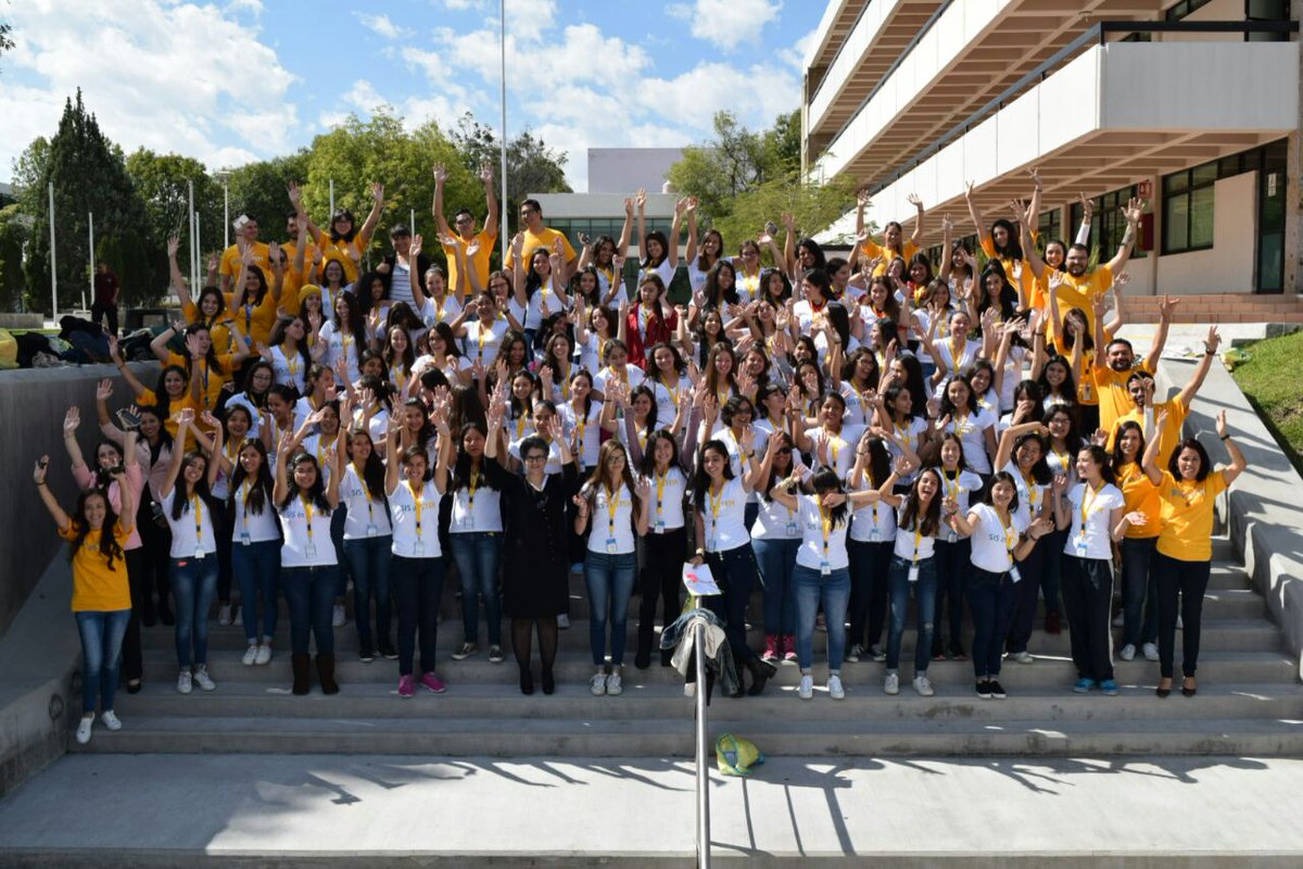 LauMagaIba's tweet photo. Increíble ser parte de @SistersMexico  convivir con chicas de prepa  y compartir experiencias #OrgullosaIngeniera https://t.co/MwR1czb9Oh