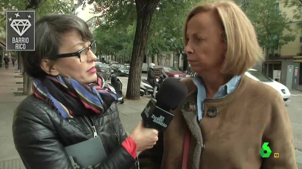 El_Intermedio's tweet photo. 🔴Mujer de barrio rico: "No podría estar sin servicio doméstico, lo necesito más que a mi marido" #elintermedio https://t.co/PhTS5JRGoa https://t.co/FbJQVeZAUq