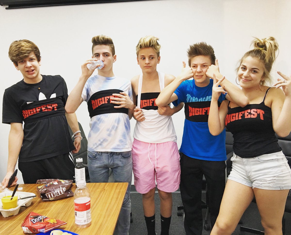 TODAY ONLY BUY VIP &amp; ENTER TO WIN AN EXTRA ONE! Send us a pic of ur confirmation email w/ #digitourwinter to enter👉 thedigitour.com/winter