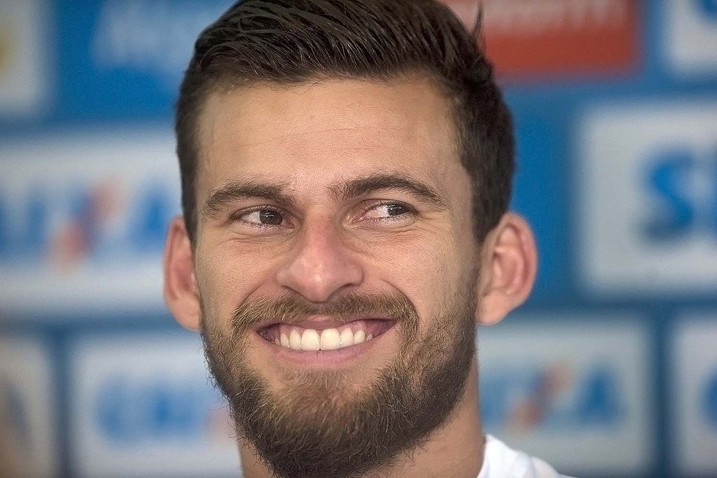 Lucas Lima vê Santos merecendo título e jogando melhor que o Palmeiras