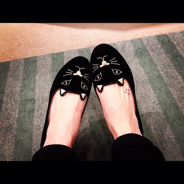 MarinaaRius's tweet photo. Que monas mis zapatillas #piestureoStyleNB @TheStyleOutlets @newbalanceES https://t.co/hJsDYXrZuk