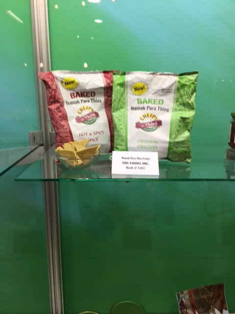 CrispyBaked's tweet photo. @CrispyBaked at @PLMA_USA in #chicago. Our #new Namak Para #crisps are all #innovation and great #taste! #crispyjustbaked #original #spicy https://t.co/q4Kss1Yr4p