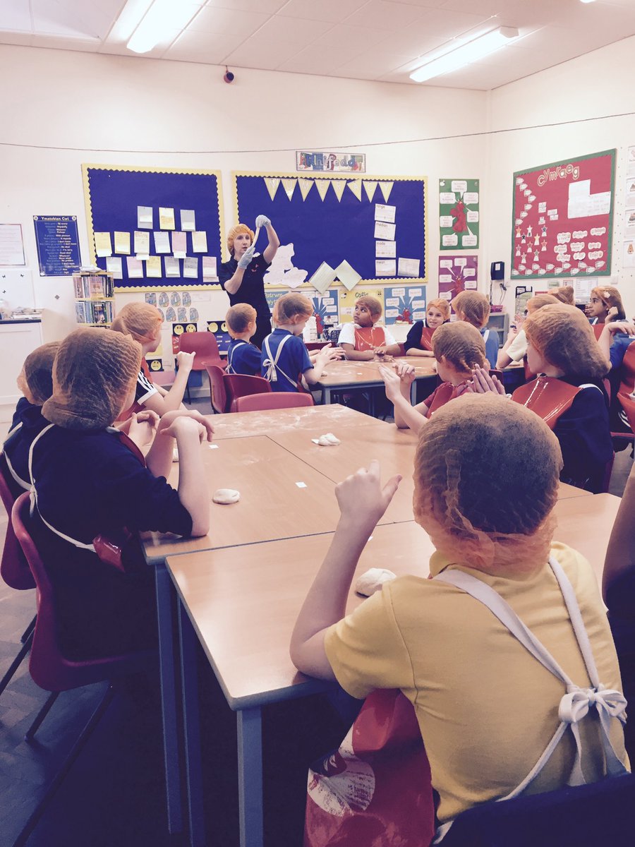 brynmillmrsj's tweet photo. Warburton Bread Making https://t.co/XvZcuyf2i7