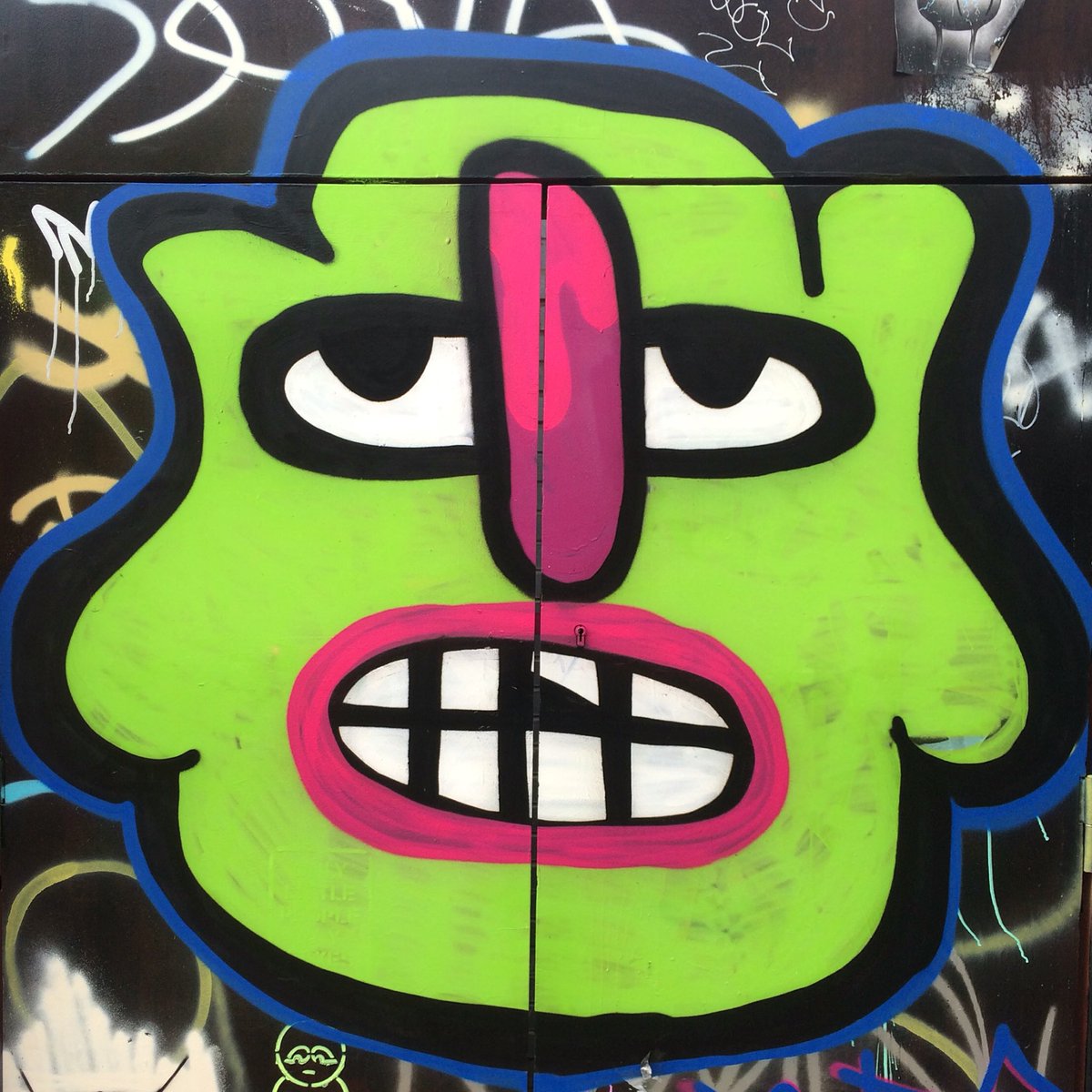 BrickLaneArt's tweet photo. Work by @thunderc_nt and #PabloKiran on Grimsby Street 

#streetart #art #graffiti https://t.co/U766IRJijI