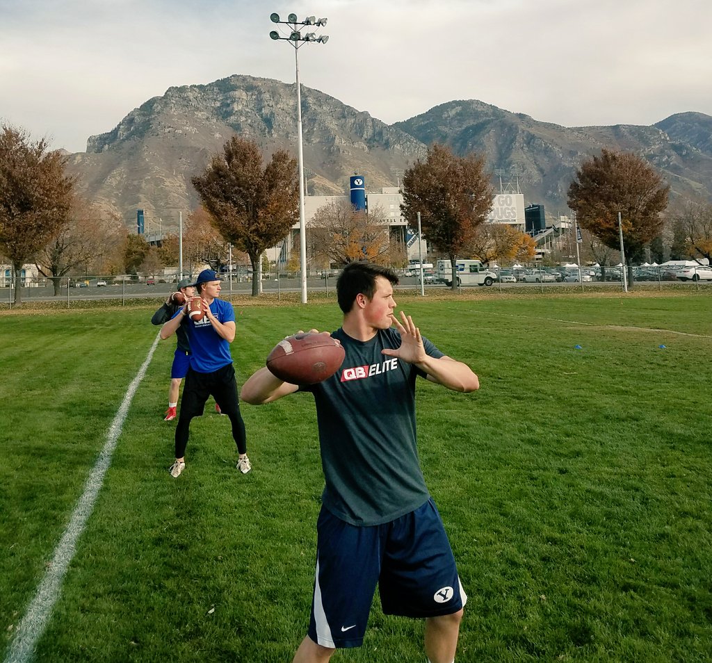 Got in some great work in today with some of my favorite college freshman QBs &amp; WRs and one who will be back in the NFL soon. #becomeElite