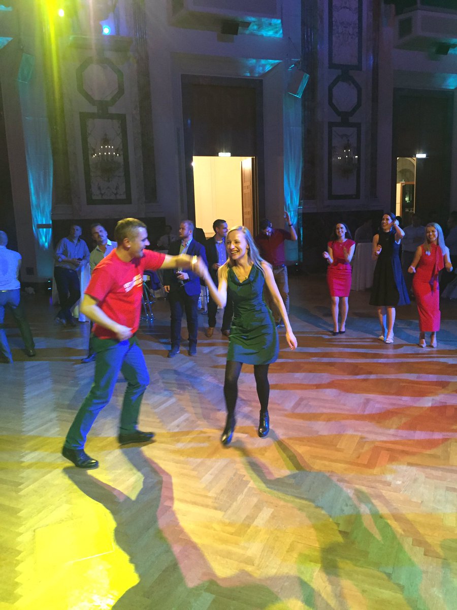 luk_wrobel's tweet photo. #ESPC16 #WEBCON super party superhero super dance :) https://t.co/xLA6ZTHWcw