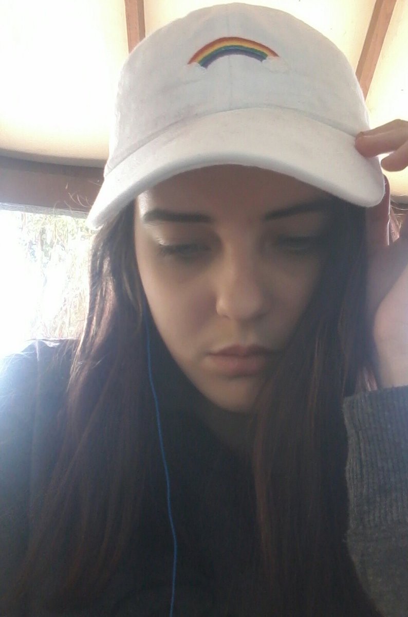 gospelbiersack's tweet photo. Heeyy I'm Sarah! I have no recent photos so this is an old one, I love @ConnorFranta lots. Lets be friends! π #connorfrantatwittermeetup https://t.co/yJbfrzVy05