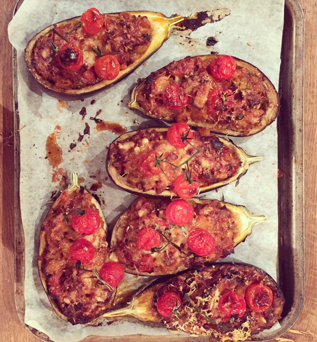 pretty_edible's tweet image. A superb night @Food52 @DialogueAgency Rustled up delicious cuisine w/ aubergine &amp;amp; #parmigianoreggiano plus ⭐️ of the show #cookwithparmaham