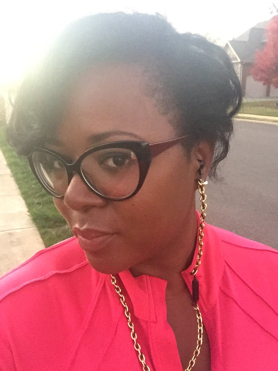 Passports_Grub's tweet image. Loving my loopit headphones by @Re_DesignStudio #stylish #cute #travelheadphones #tennesseeblogger