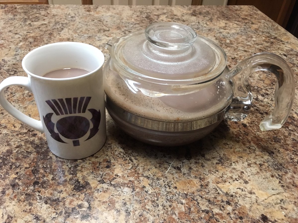 calicorose's tweet photo. Homemade stovetop hot cocoa out of the mug I purchased in #Scotland #comfortdrink #itscoldoutside #onlygettingcolder #hotcocoa #hotchocolate https://t.co/sQBnE11IKH