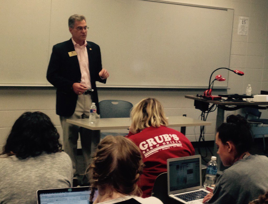 GinaHShelton's tweet photo. Thanks Rep. Charlie Collins for spending time with @uarkjournalism students https://t.co/j1QAoIch1G