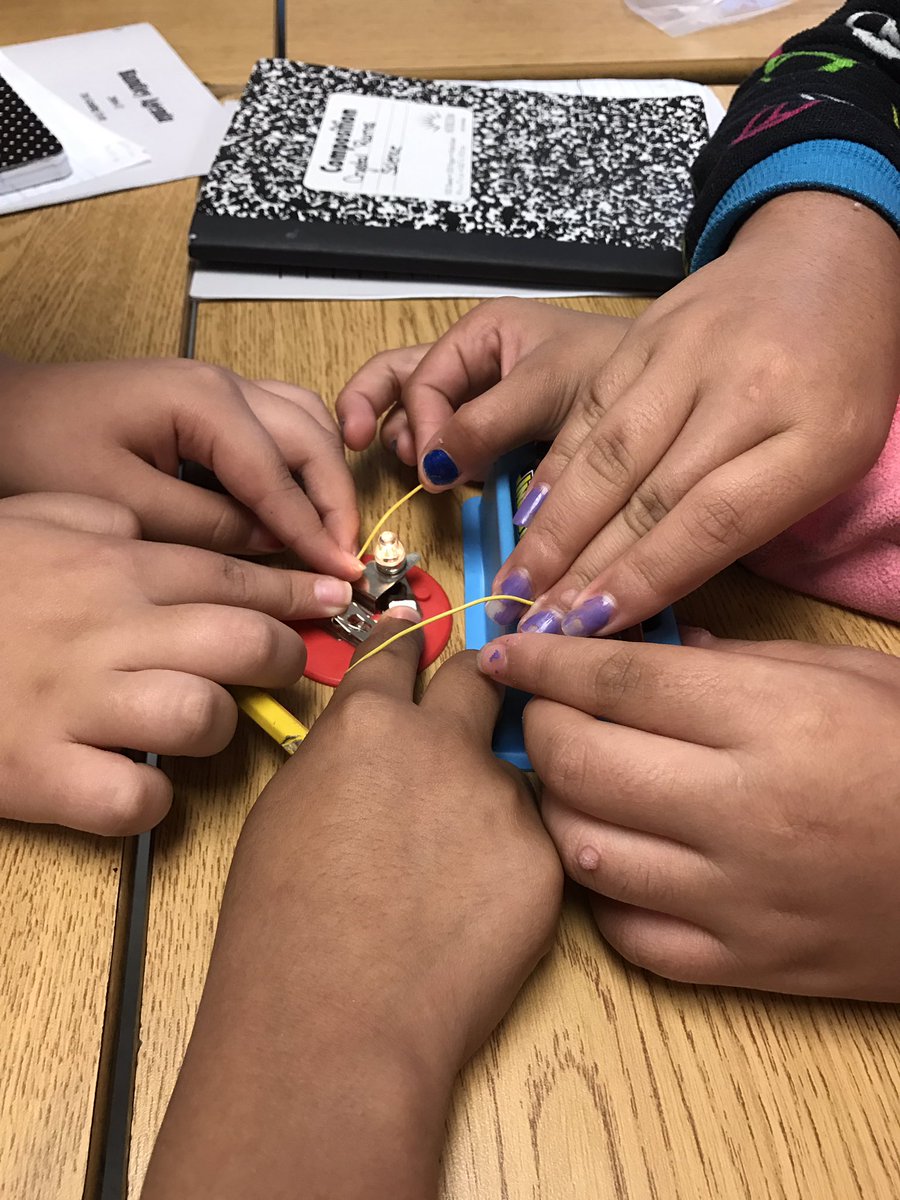 lgdeclet's tweet photo. Circuits: from concrete to abstract! Kids had a blast!!@ty_nelson22 @Handley_Panther https://t.co/xoieTEUZmb