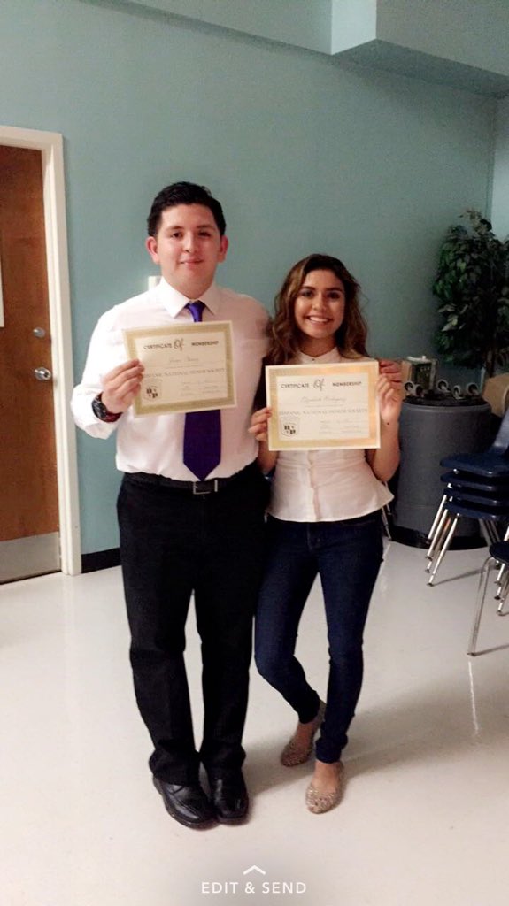 angrgy's tweet photo. Inducted. 💛 #HNHS https://t.co/hzcyuft3Qz
