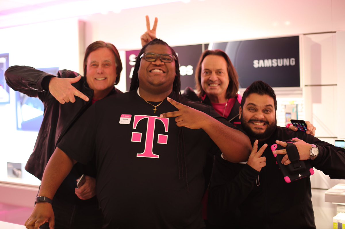 JohnLegere's tweet photo. Decided to stop at our @tmobile #Bellevue &amp; #Kirkland stores today!! They're prepping for big deals this weekend &amp; next!!! https://t.co/ixTRTTsBKX