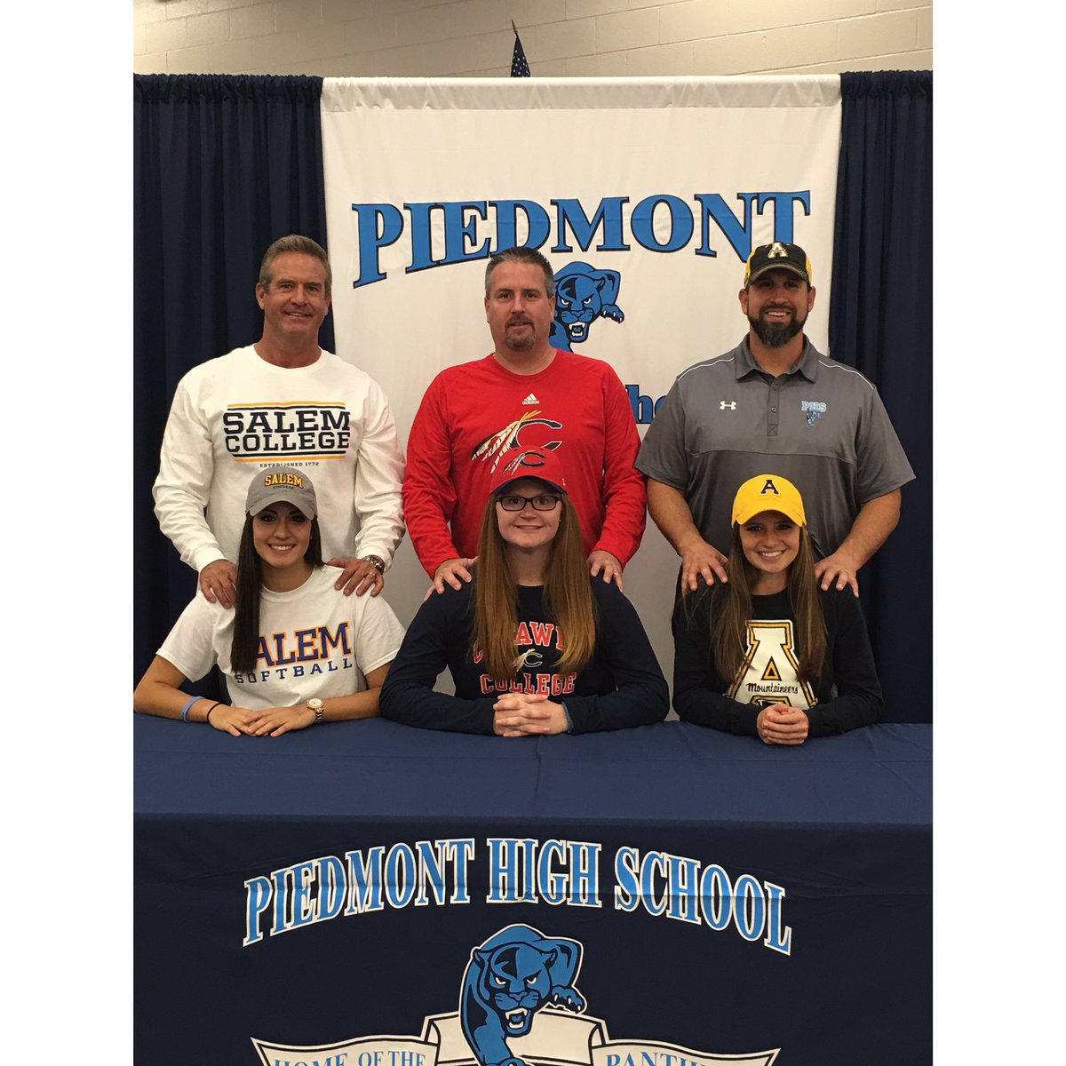 Double2344's tweet photo. So happy to have been able to sign with my bestfriends by my side and also by the people that got us where we are today!!! 💙❤️💛 https://t.co/2pEz9jdyFe