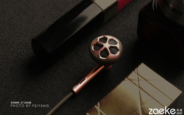 Mommmerman's tweet photo. @1MoreUSA please tell us more about your brand new #Earbud #E1008 https://t.co/iOHEnQCR3a