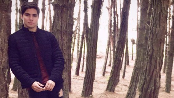 .<a href="/guianmusic/">GUIANMUSIC</a> estrena su nuevo sencillo romántico 'Déjala'. bit.ly/2fiyjiy