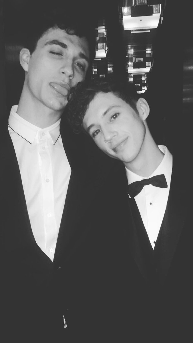 Troye Sivan News On Twitter Troye Sivan With Jacob Bixenman On Lukegilford S Instagram Story Https T Co Axtui7abzl Twitter