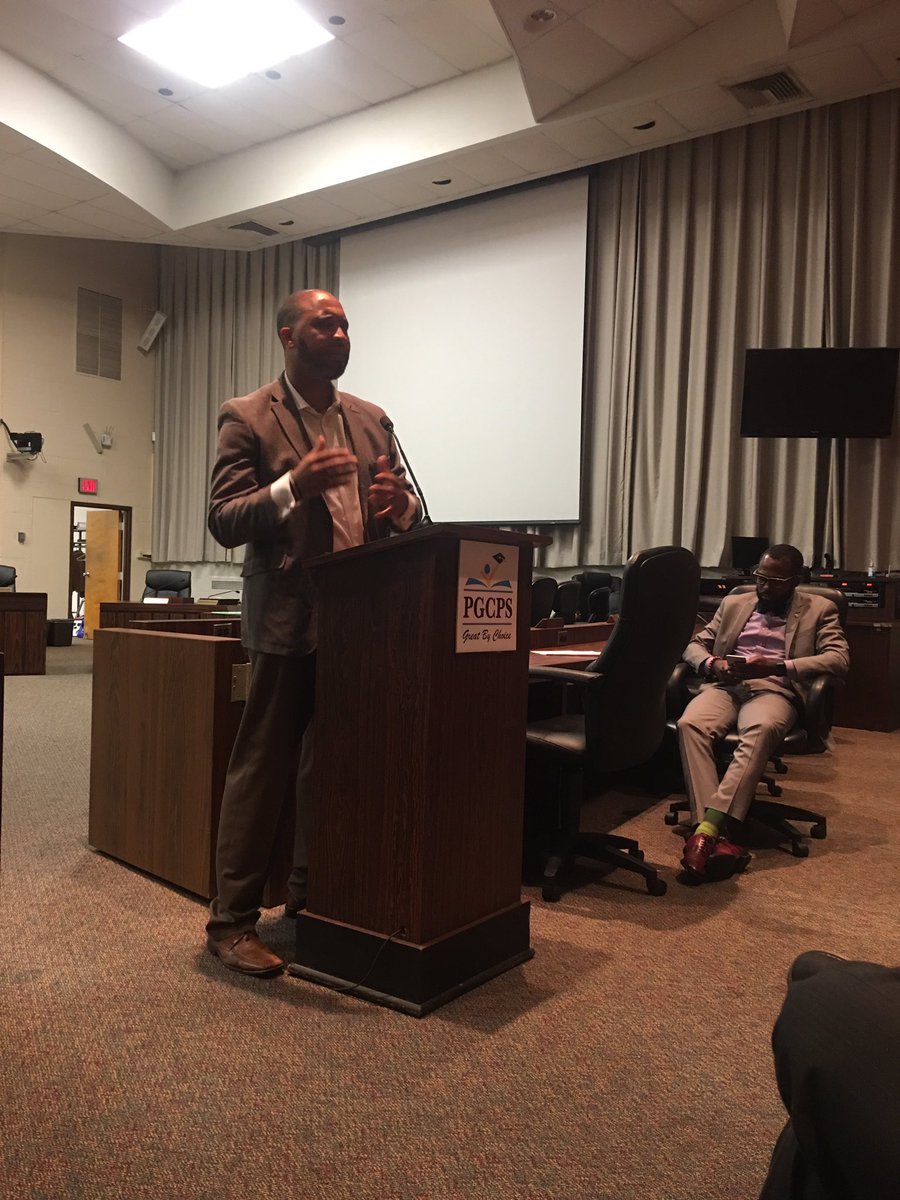 MENofPGCPS's tweet image. @curtiseveryday brings closing remarks after a powerful MENofPGCPS session. #InterviewWorkshop