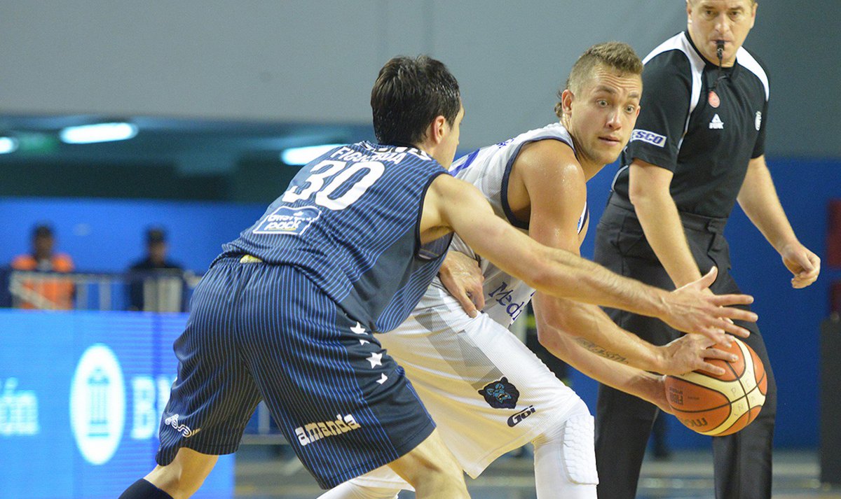 LigaNacional's tweet photo. 🏀 Final en Mar del Plata
⬇️ Peñarol 70
⬆️ Argentino 71
🔥 Emiliano Basabe 16
🔎 https://t.co/YpI7QIz8lw
#LaLigaBancoNación https://t.co/NcK6eWLKuI