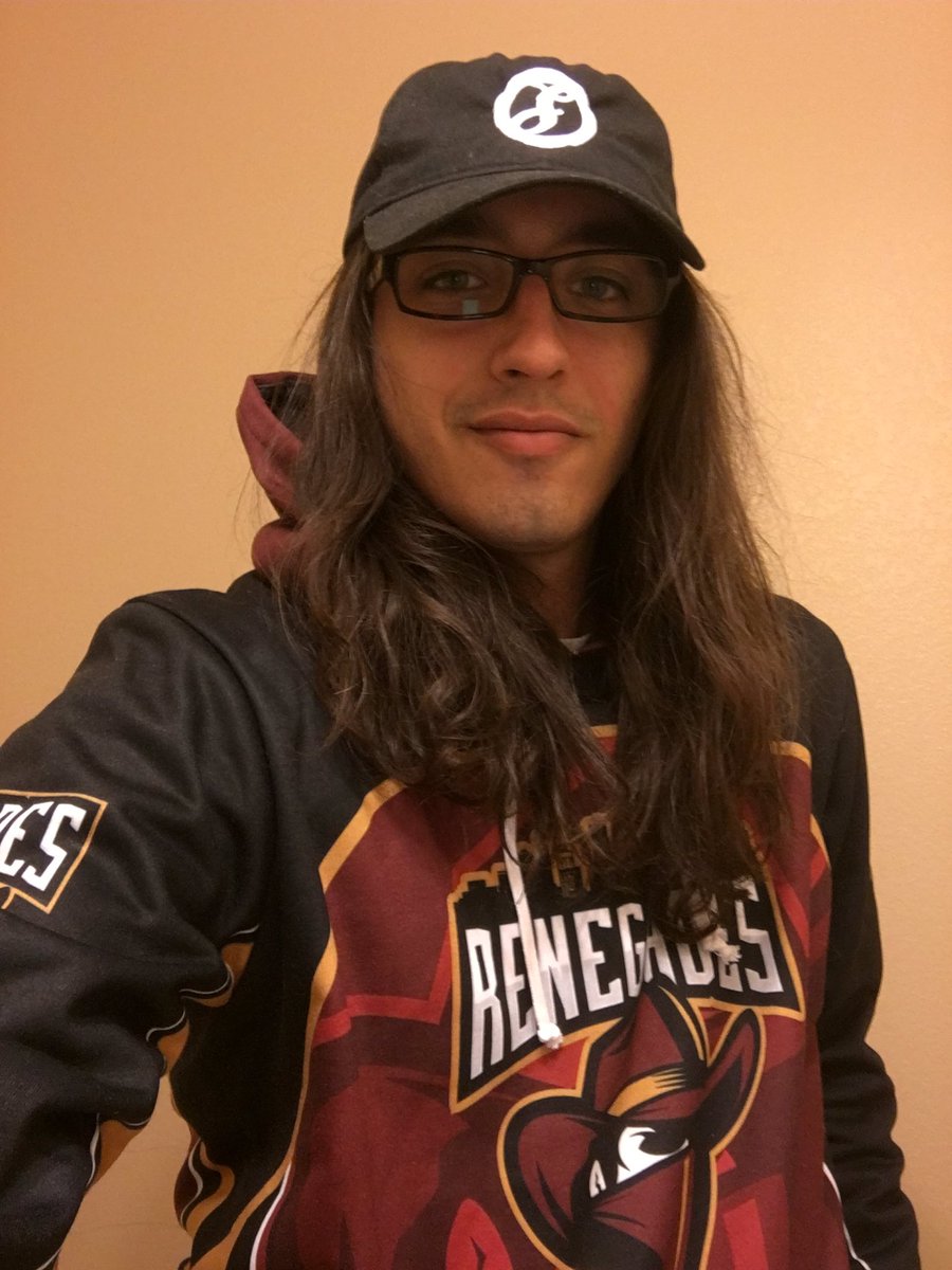 JustinMPatry's tweet image. Props @meta_threads 4 premium @Renegades wares! Shout out 2 @Oversleptmusic great music &amp;amp; hats! #CheckEmOut @JonasJerebko #Comfortable #RNGG