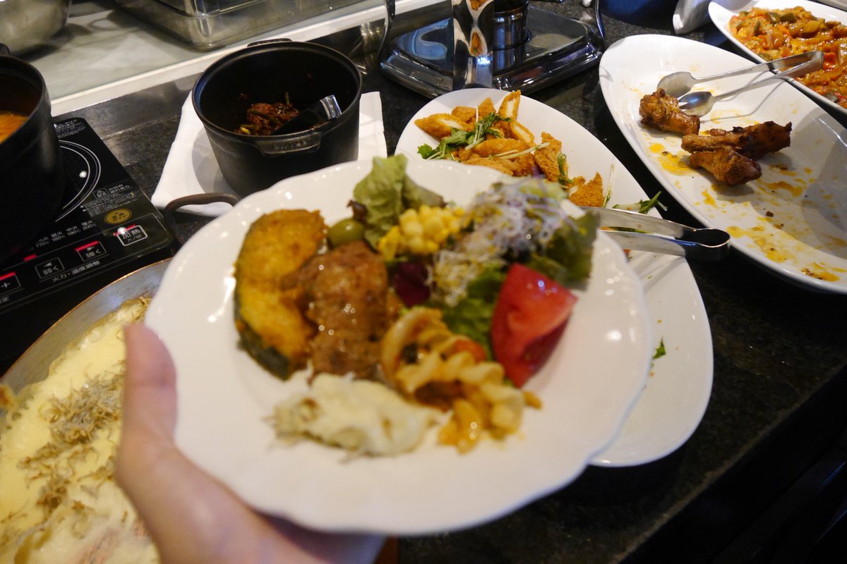 れいこ 横浜 なう V Twitter クールな男性スタッフに 幸せ と言わしめる ゼックス代官山 サルヴァトーレクオモブロス 美味しい前菜ブッフェにメインのお食事 また食べに来たい至福のレストラン マダム 主婦層 が多いのも頷けます 写真のピントが行方不明