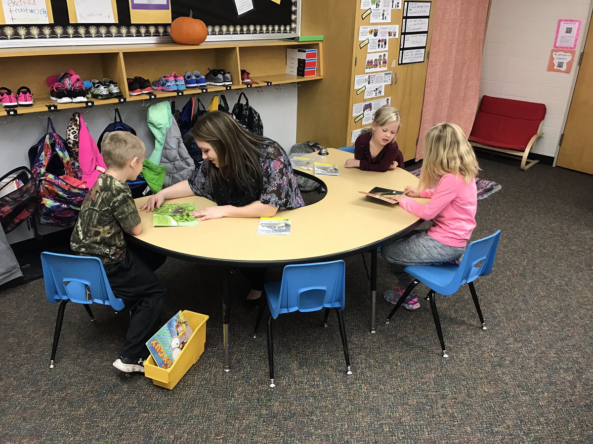 LindseyNagel8's tweet photo. These kiddos are so lucky to have @misswilson__ teaching fun and engaging lessons! #practicumstudent #goteachgo https://t.co/Bg015tld6v