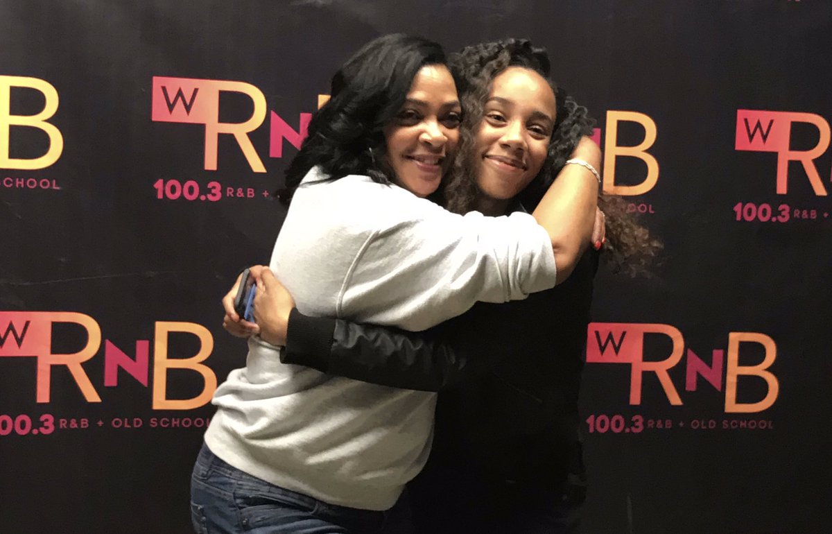 _BSProds's tweet photo. @TheRealLadyB had a blast talking with you on 100.3 Old School💕Thank you for the opportunity @EducPrettyGirls https://t.co/0xXZvghrGE