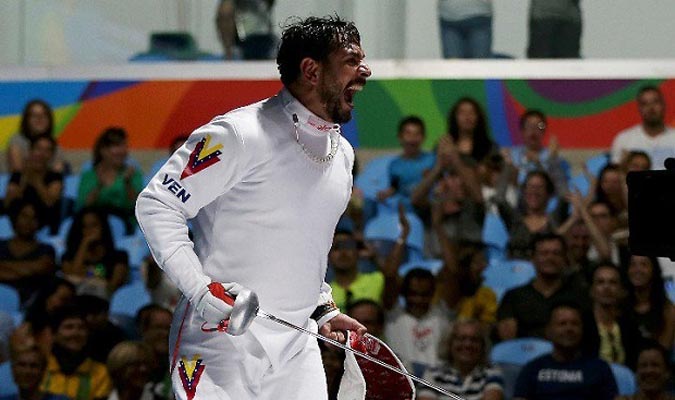 Meridianoonline's tweet photo. #OtrosDeportes || Espada venezolana asiste a Copa del Mundo de Argentina https://t.co/3dABYuoKJm https://t.co/nMM0lmMdBZ
