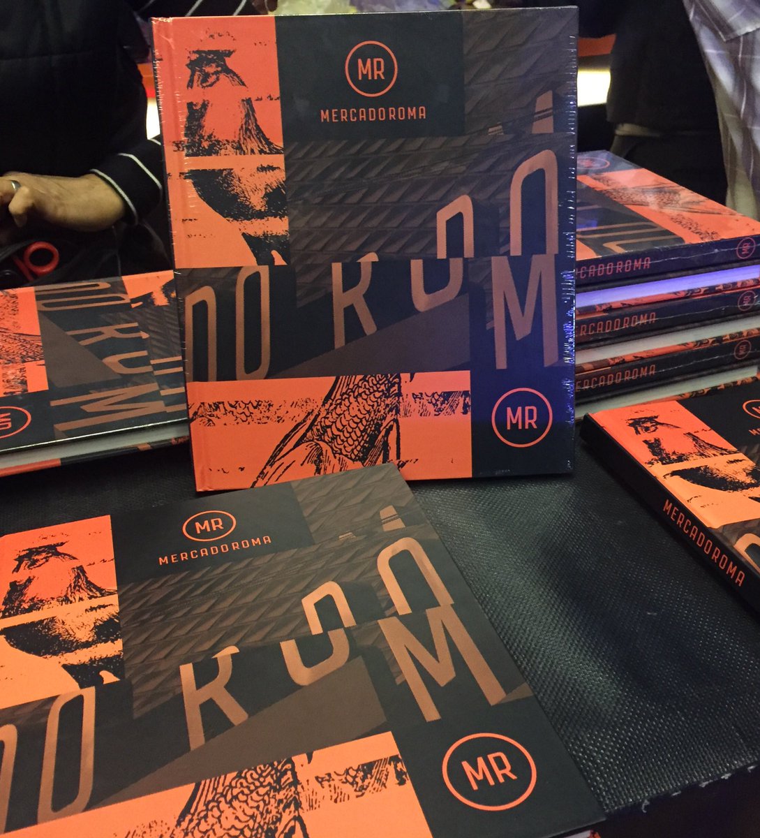 Hoy presentamos el libro de MERCADOROMA