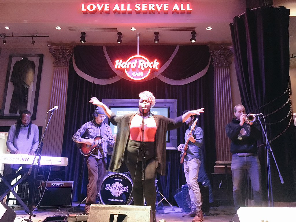 PHLLive1's tweet photo. JAKEYA just took the stage and what energy!! #phllive #phillymusic #world #jakeya @HardRockPhilly @DavidOhPhilly https://t.co/C1my7YjcpP